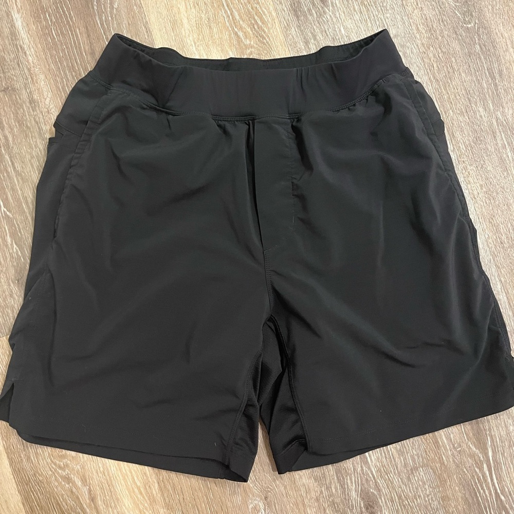 Fabletics Franchise Short with Liner | Black | 7in inseam